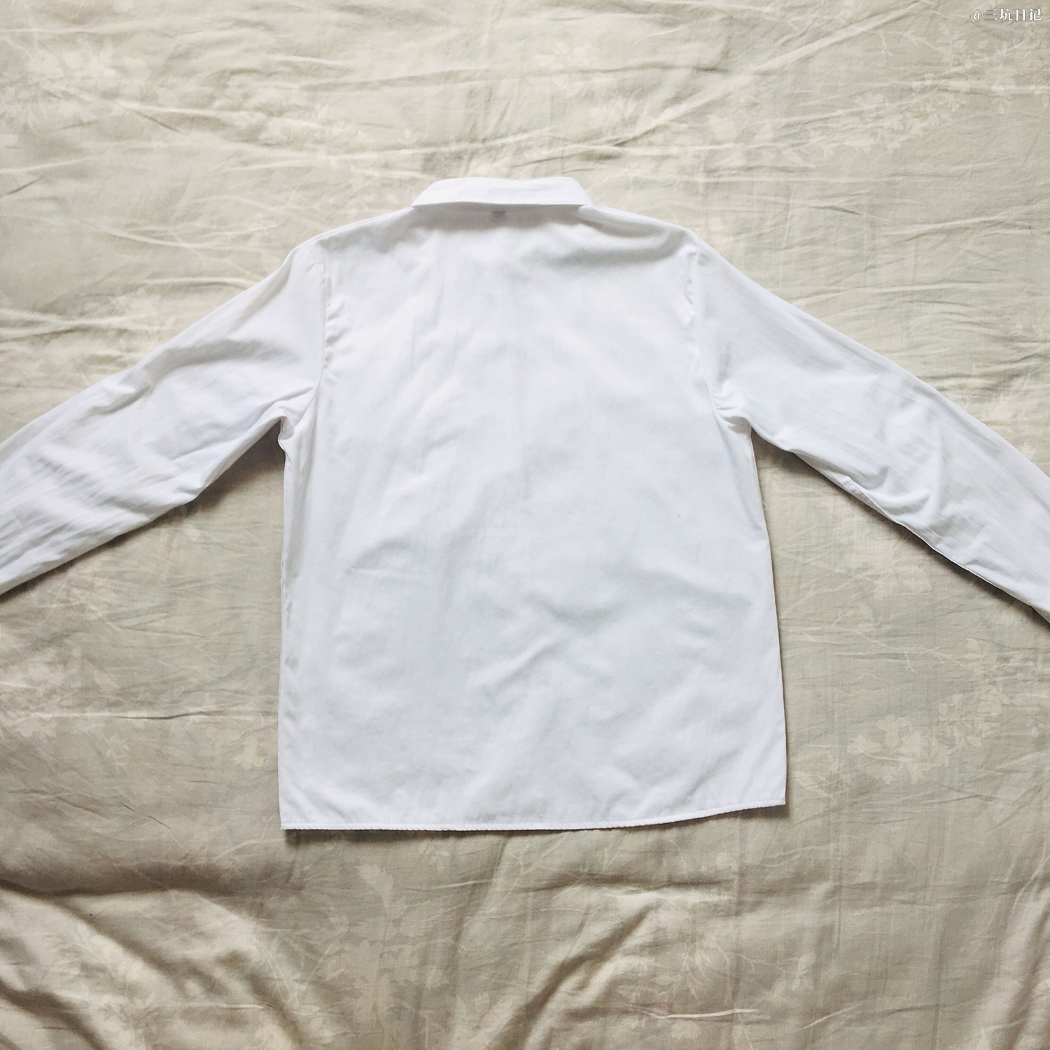 超简单的西式jk制服衬衫叠法教程 长袖 三坑日记