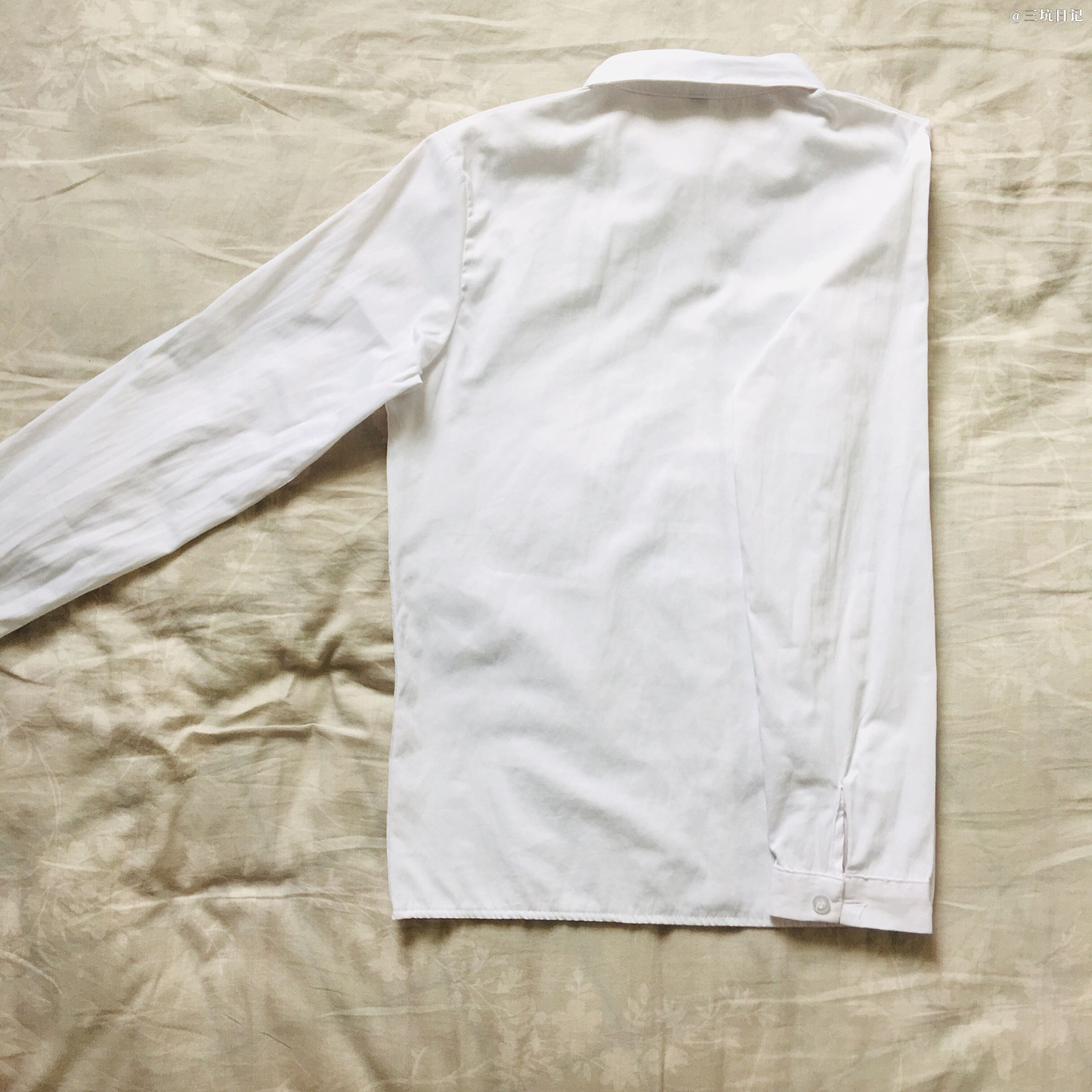 超简单的西式jk制服衬衫叠法教程 长袖 三坑日记